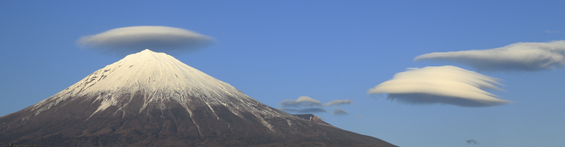 富士山　かさ雲　つるし雲