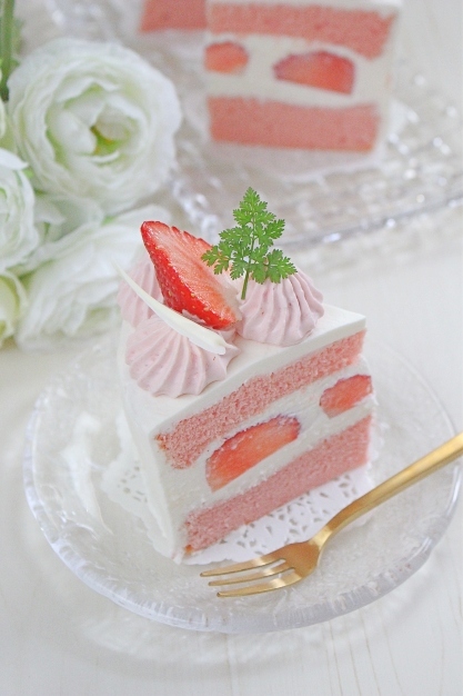 なっちゃんちのお台所 ピンクの苺ショートケーキ