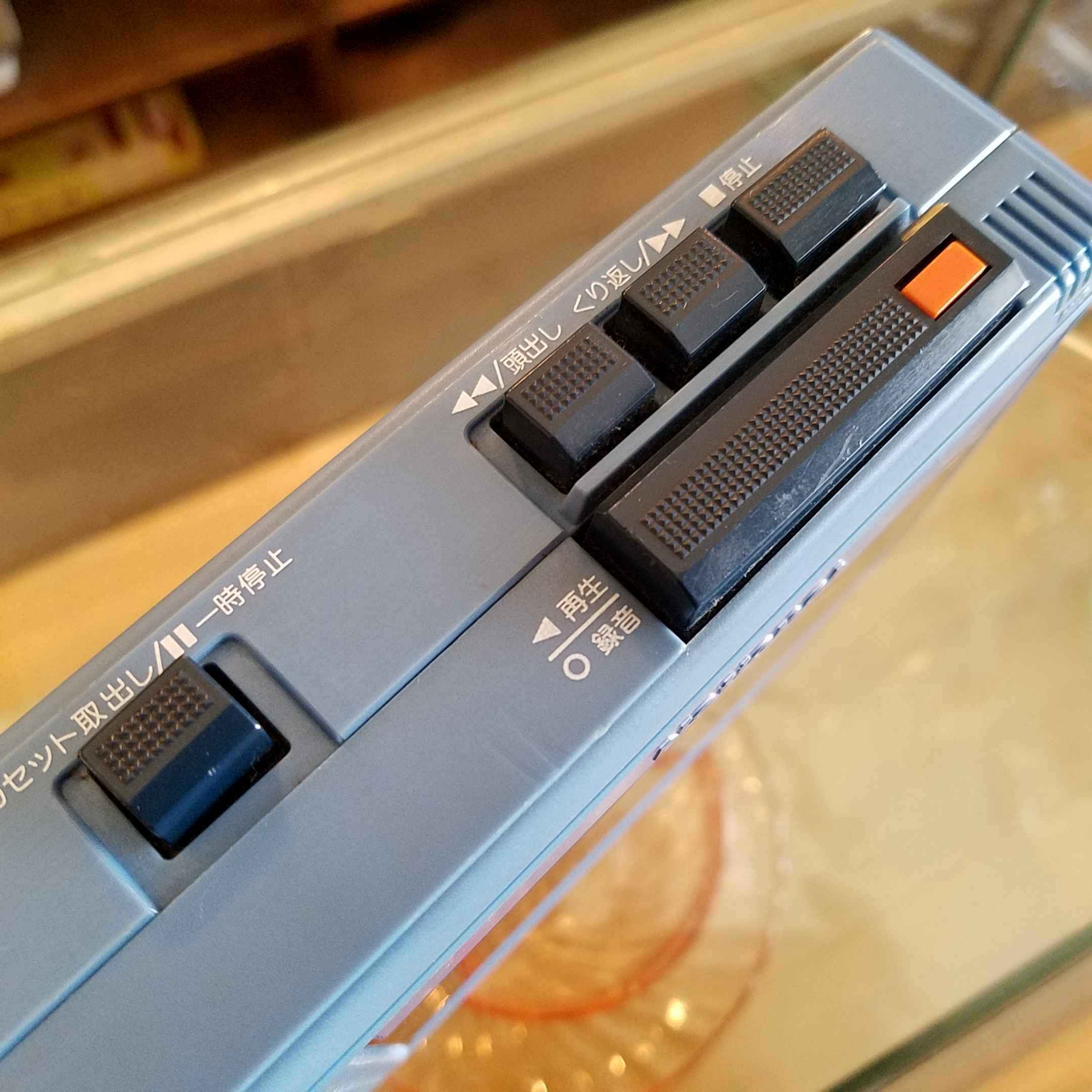 昭和レトロな携帯カセットテープレコーダー・ナショナルRQ-339 - [Sold